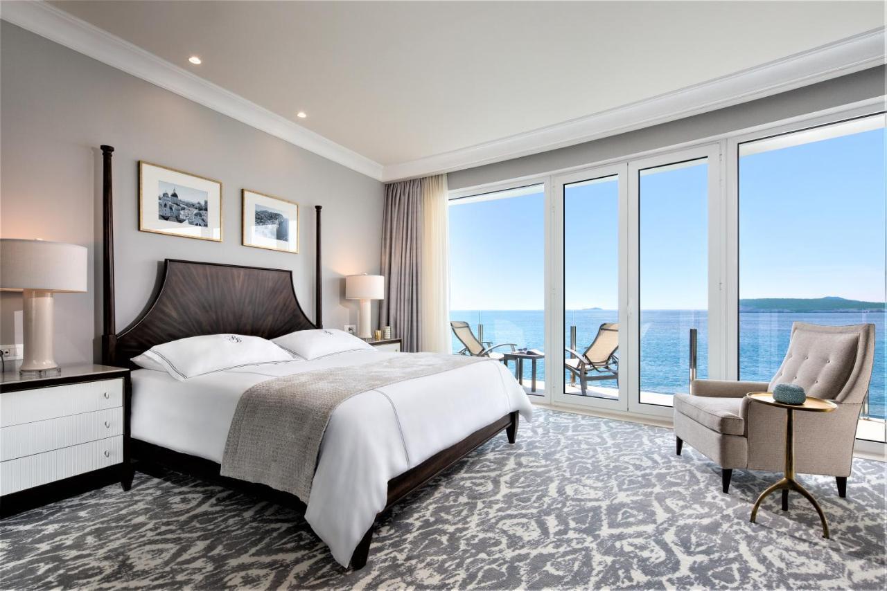 Royal Blue Hotel Дубровник Екстериор снимка A bedroom at The Ritz-Carlton, Naples
