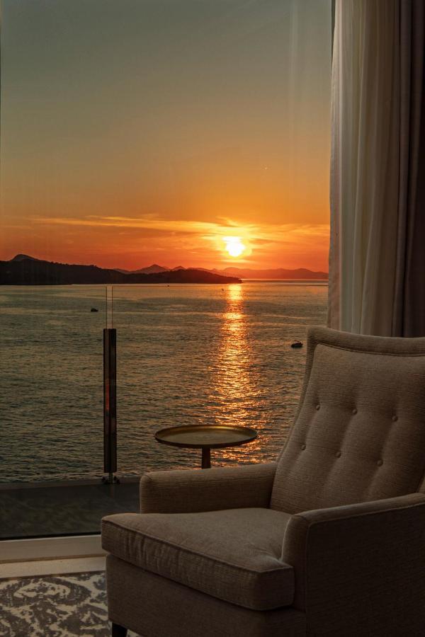 Royal Blue Hotel Дубровник Екстериор снимка Sunset at the hotel