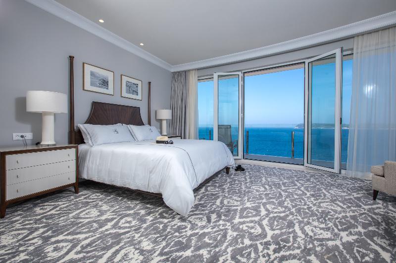 Royal Blue Hotel Дубровник Екстериор снимка A bedroom at The Ritz-Carlton, Laguna Beach