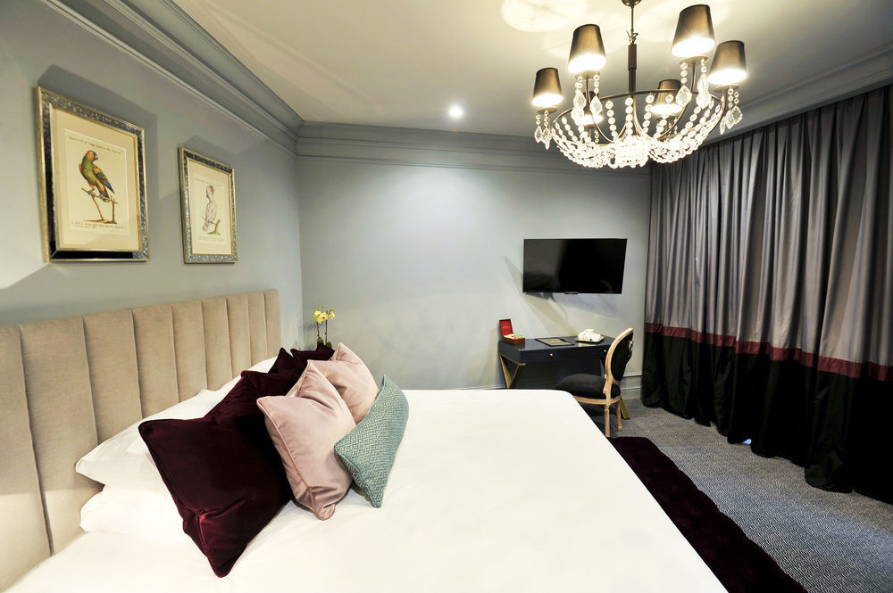 Royal Blue Hotel Дубровник Екстериор снимка A bedroom at the hotel