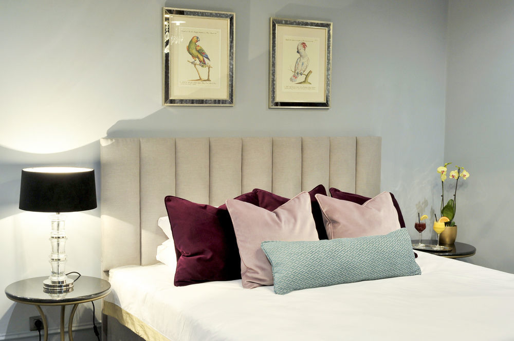 Royal Blue Hotel Дубровник Екстериор снимка A bedroom at the hotel
