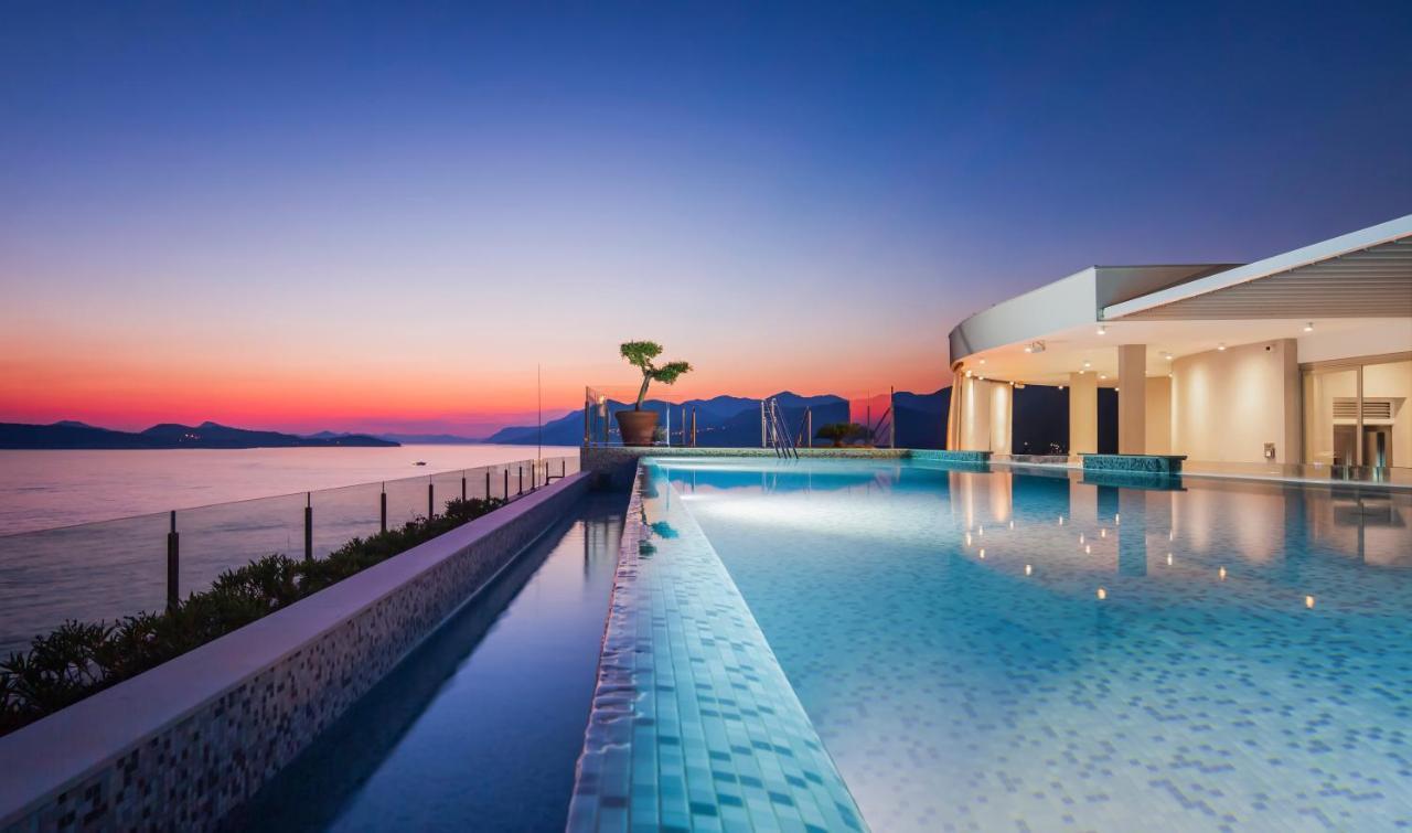 Royal Blue Hotel Дубровник Екстериор снимка Infinity pool at the hotel
